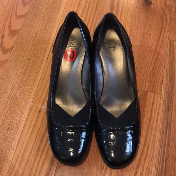 Circa/ Joan& David Shoe - Picture 1 of 3